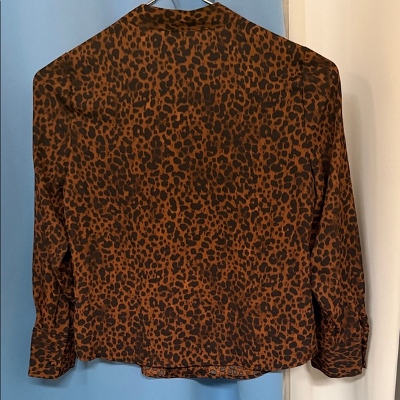 Vince Camuto Brown and Black Leopard V-Neck Blouse - Picture 3 of 9